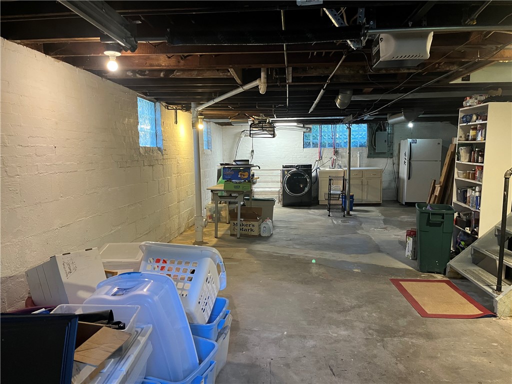 Big Beaver, Pennsylvania 16157, United States, 2 Bedrooms Bedrooms, ,2 BathroomsBathrooms,Residential,Active,228147