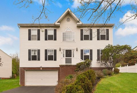 Photo of 9247 Marshall Rd, Cranberry Twp, PA 16066 (MLS # 1748901)