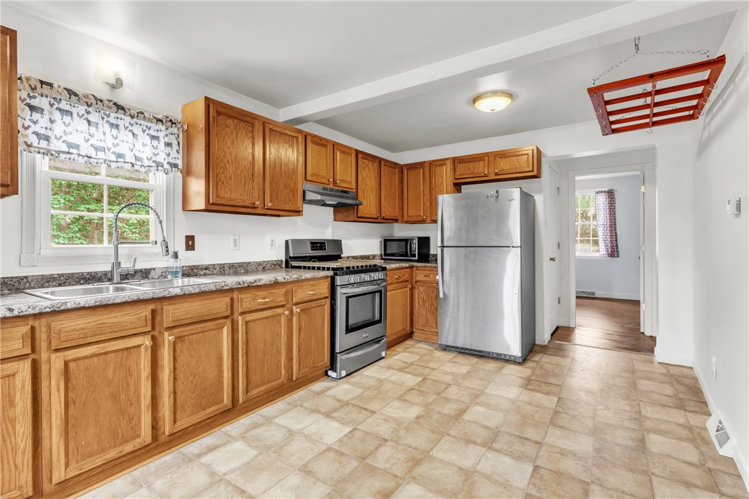 Shenango Twp - Law, Pennsylvania 16101, United States, 3 Bedrooms Bedrooms, ,2 BathroomsBathrooms,Residential,Pending,121788