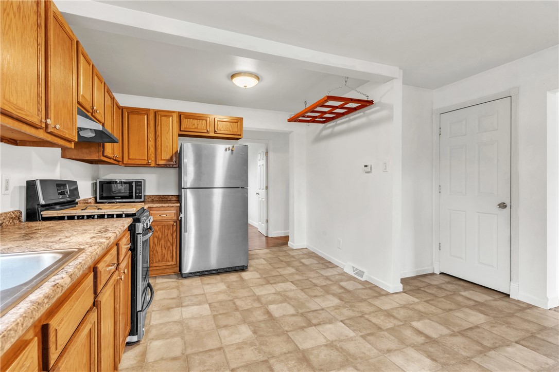 Shenango Twp - Law, Pennsylvania 16101, United States, 3 Bedrooms Bedrooms, ,2 BathroomsBathrooms,Residential,Pending,121788