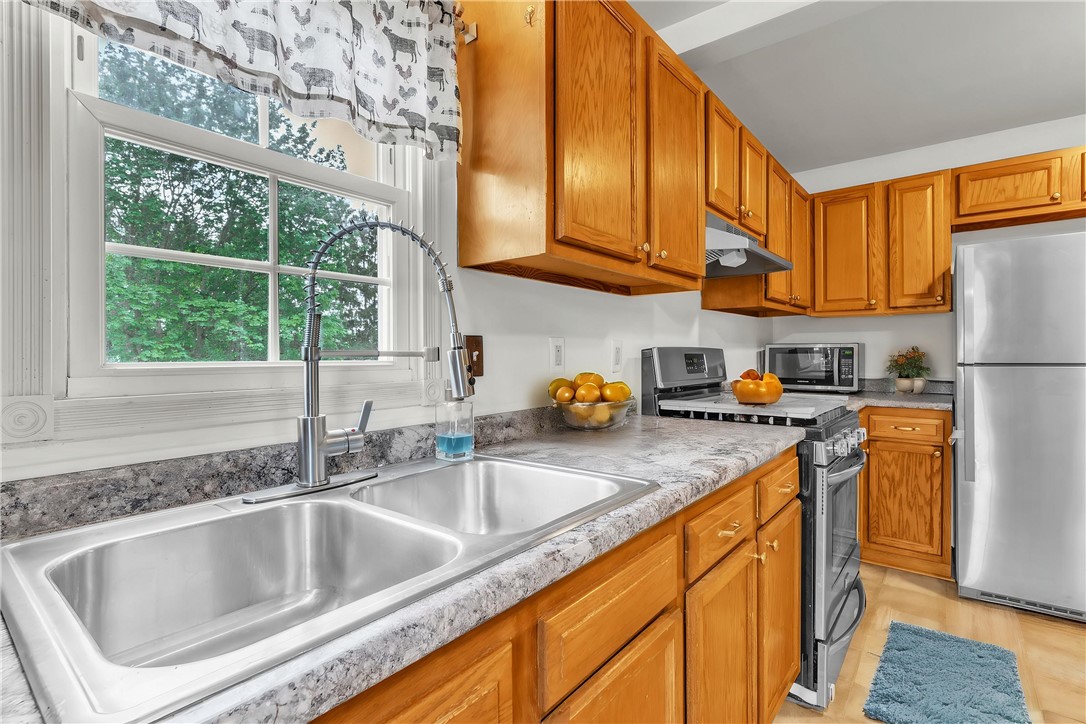 Shenango Twp - Law, Pennsylvania 16101, United States, 3 Bedrooms Bedrooms, ,2 BathroomsBathrooms,Residential,Pending,121788