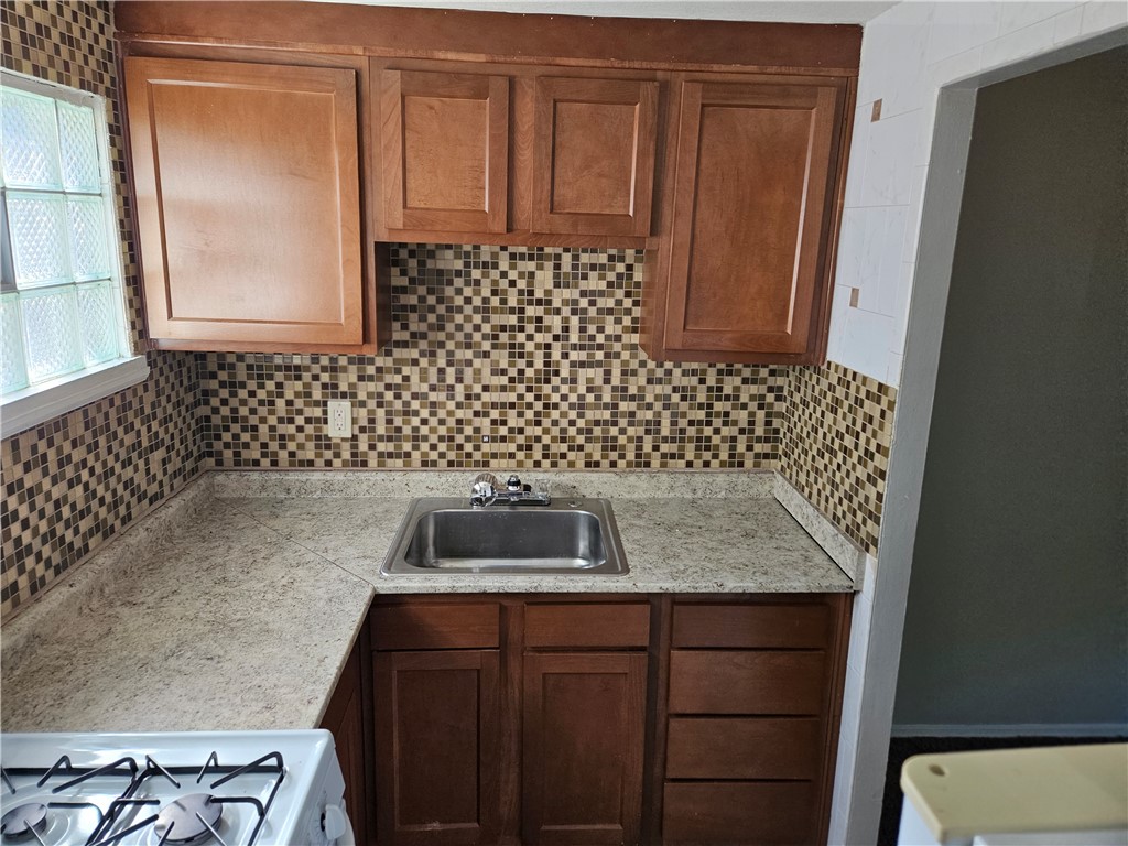 Swissvale, Pennsylvania 15218, United States, 2 Bedrooms Bedrooms, ,1 BathroomBathrooms,Residential,Active,37331