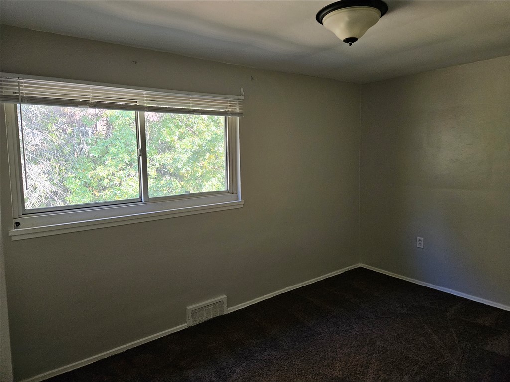 Swissvale, Pennsylvania 15218, United States, 2 Bedrooms Bedrooms, ,1 BathroomBathrooms,Residential,Active,37331