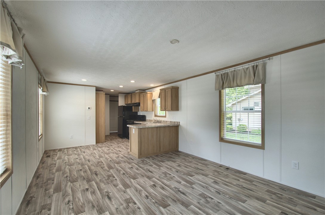 208 Cedar Ln