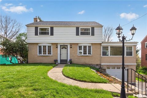 Photo of 7177 Shannon Rd, Verona, PA 15147 (MLS # 1750330)