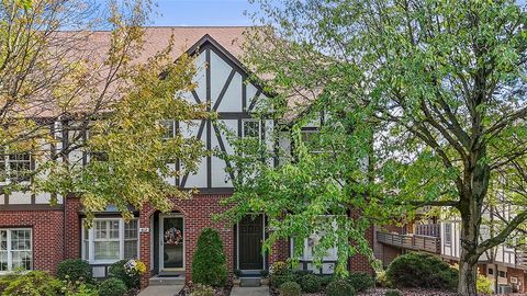 Photo of 804 Kingsberry Cir, Pittsburgh, PA 15234 (MLS # 1724388)