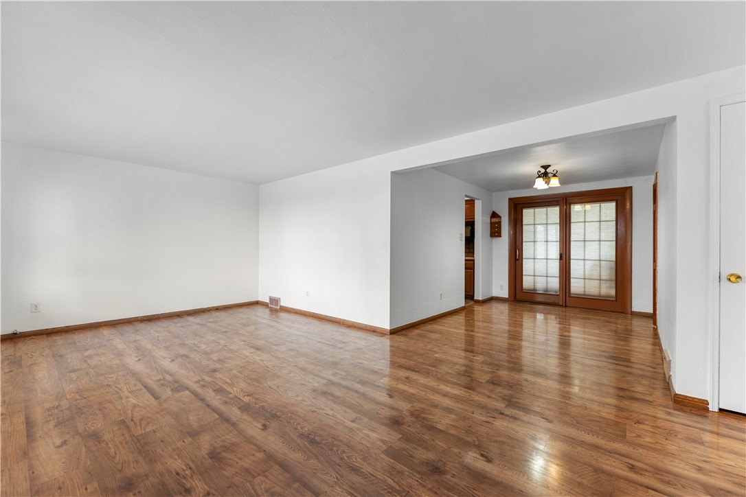 458 Blossom Dr