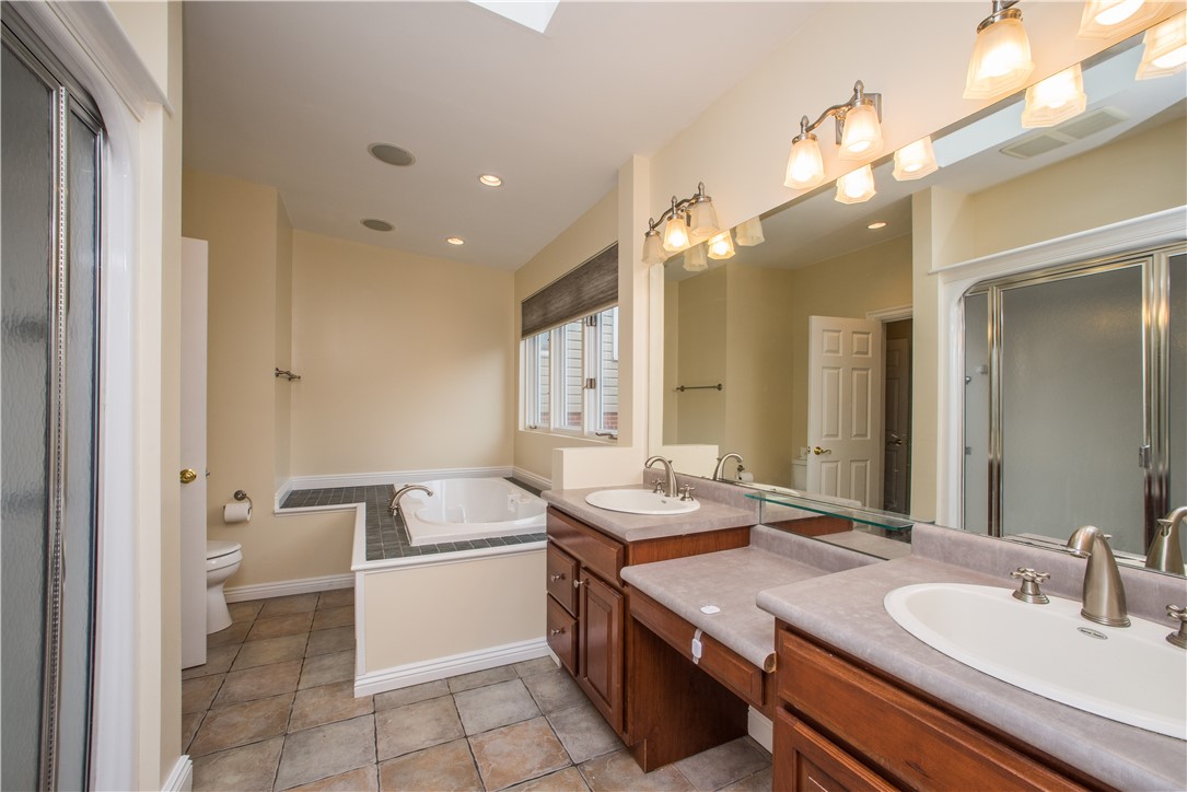 South Side, Pennsylvania 15203, United States, 3 Bedrooms Bedrooms, ,3 BathroomsBathrooms,Residential,Active,131236