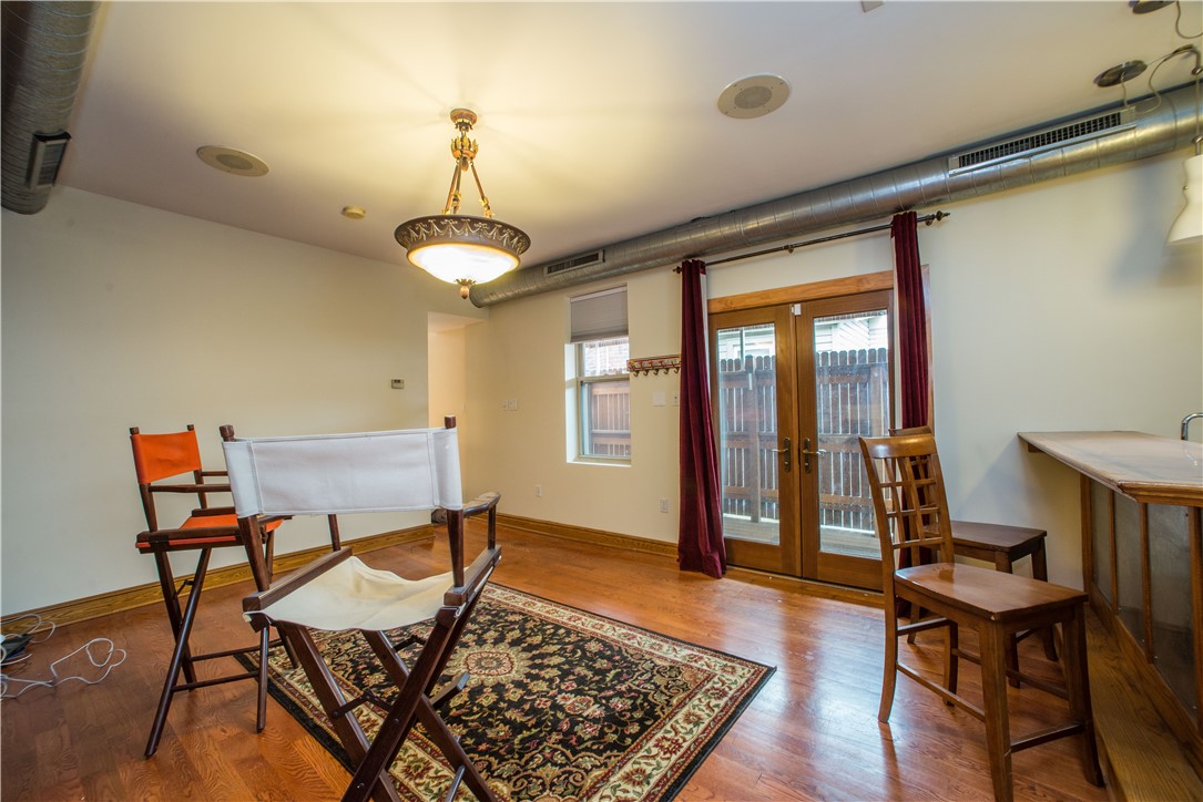 South Side, Pennsylvania 15203, United States, 3 Bedrooms Bedrooms, ,3 BathroomsBathrooms,Residential,Active,131236