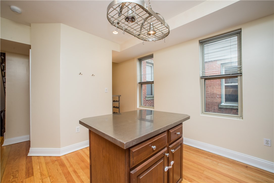 South Side, Pennsylvania 15203, United States, 3 Bedrooms Bedrooms, ,3 BathroomsBathrooms,Residential,Active,131236