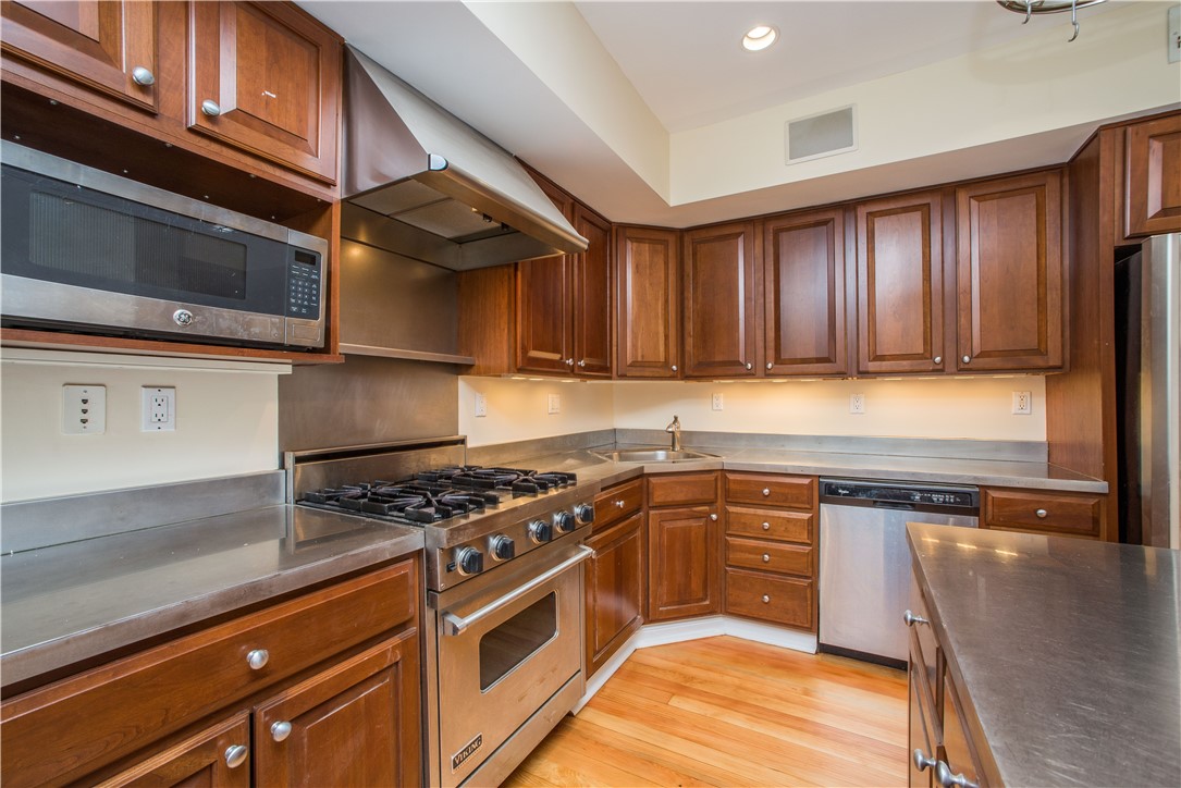 South Side, Pennsylvania 15203, United States, 3 Bedrooms Bedrooms, ,3 BathroomsBathrooms,Residential,Active,131236