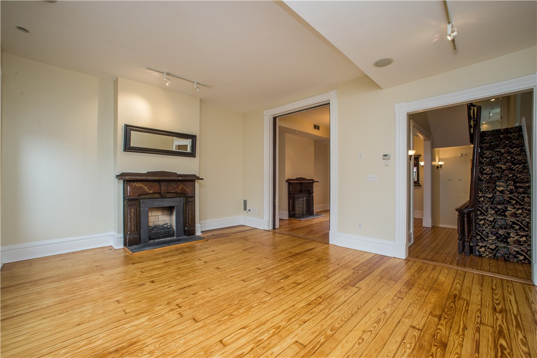 South Side, Pennsylvania 15203, United States, 3 Bedrooms Bedrooms, ,3 BathroomsBathrooms,Residential,Active,131236