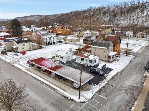 Photo of 1202 5th Ave, New Brighton, PA 15066 (MLS # 1737979)