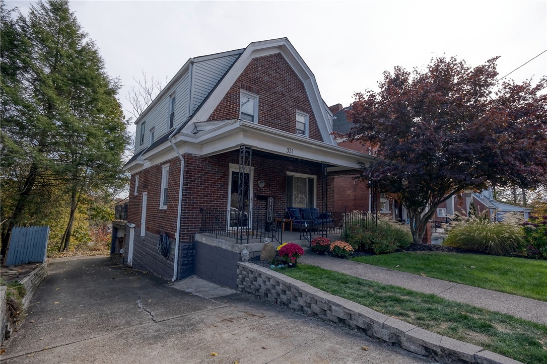 West View, Pennsylvania 15229, United States, 3 Bedrooms Bedrooms, ,2 BathroomsBathrooms,Residential,Contingent,36121