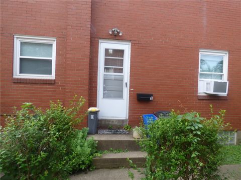 Photo of 41 Charlton St #2, Pittsburgh, PA 15205 (MLS # 1732454)