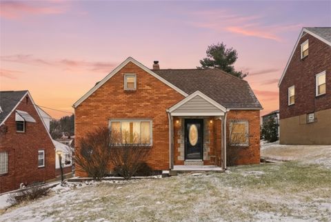 Photo of 311 School St, Pittsburgh, PA 15209 (MLS # 1737764)