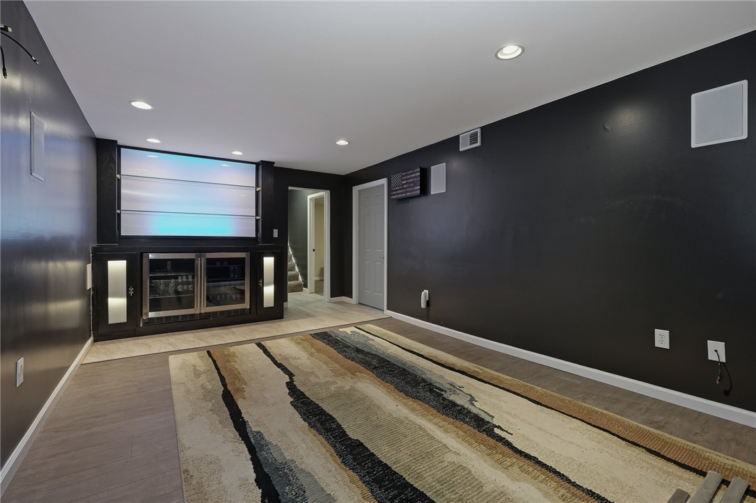 Pine Twp, Pennsylvania 15090, United States, 3 Bedrooms Bedrooms, ,2 BathroomsBathrooms,Residential,Active,233011