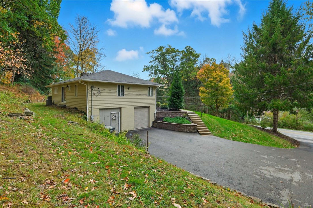 Pine Twp, Pennsylvania 15090, United States, 3 Bedrooms Bedrooms, ,2 BathroomsBathrooms,Residential,Active,233011