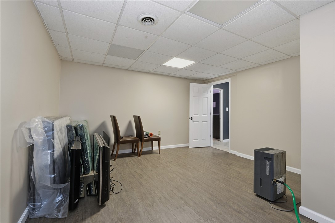 Pine Twp, Pennsylvania 15090, United States, 3 Bedrooms Bedrooms, ,2 BathroomsBathrooms,Residential,Active,233011