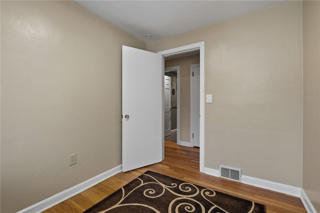 Pine Twp, Pennsylvania 15090, United States, 3 Bedrooms Bedrooms, ,2 BathroomsBathrooms,Residential,Active,233011