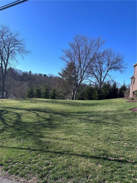 Photo of 2544 Edgewood Dr, Upper St Clair, PA 15241 (MLS # 1742955)