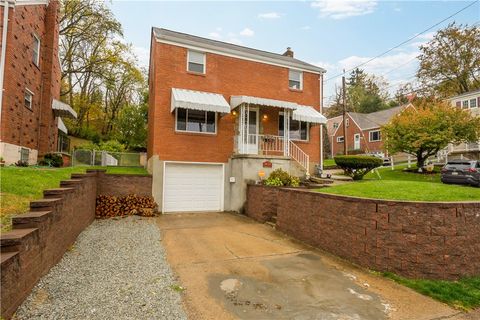 Photo of 3613 Kaufmann Ave, Brentwood, PA 15227 (MLS # 1729117)