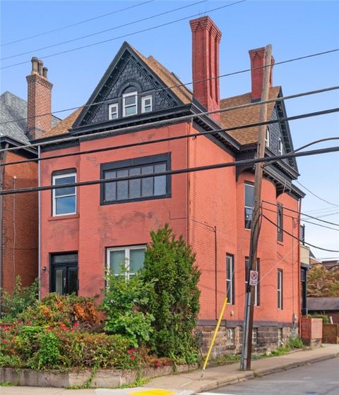 Photo of 627 S Aiken Ave, Pittsburgh, PA 15232 (MLS # 1727726)
