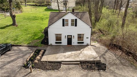 Photo of 4978 South Pioneer Rd, Gibsonia, PA 15044 (MLS # 1747476)