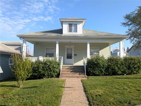 Photo of 727 N 1st Street, Jeannette, PA 15644 (MLS # 1751459)