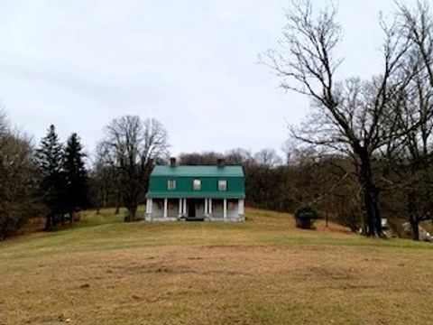 Photo of 119 Voscamp Ave, New Kensington, PA 15068 (MLS # 1733638)