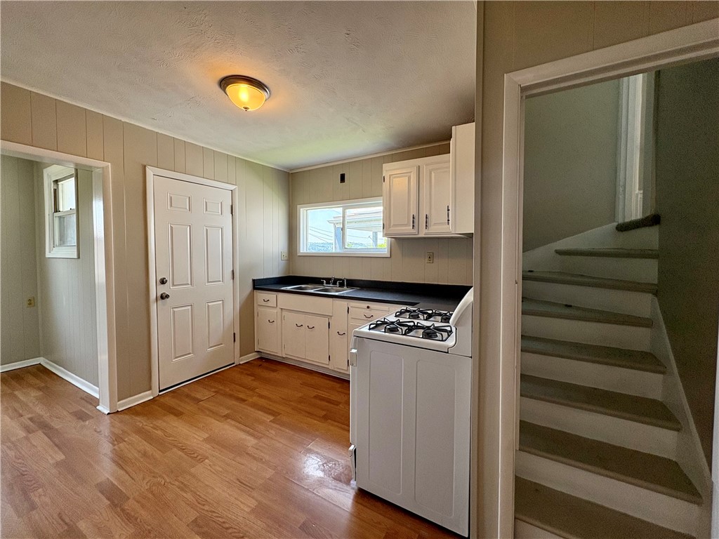 Rochester, Pennsylvania 15074, United States, 4 Bedrooms Bedrooms, ,1 BathroomBathrooms,Residential,Active,149709