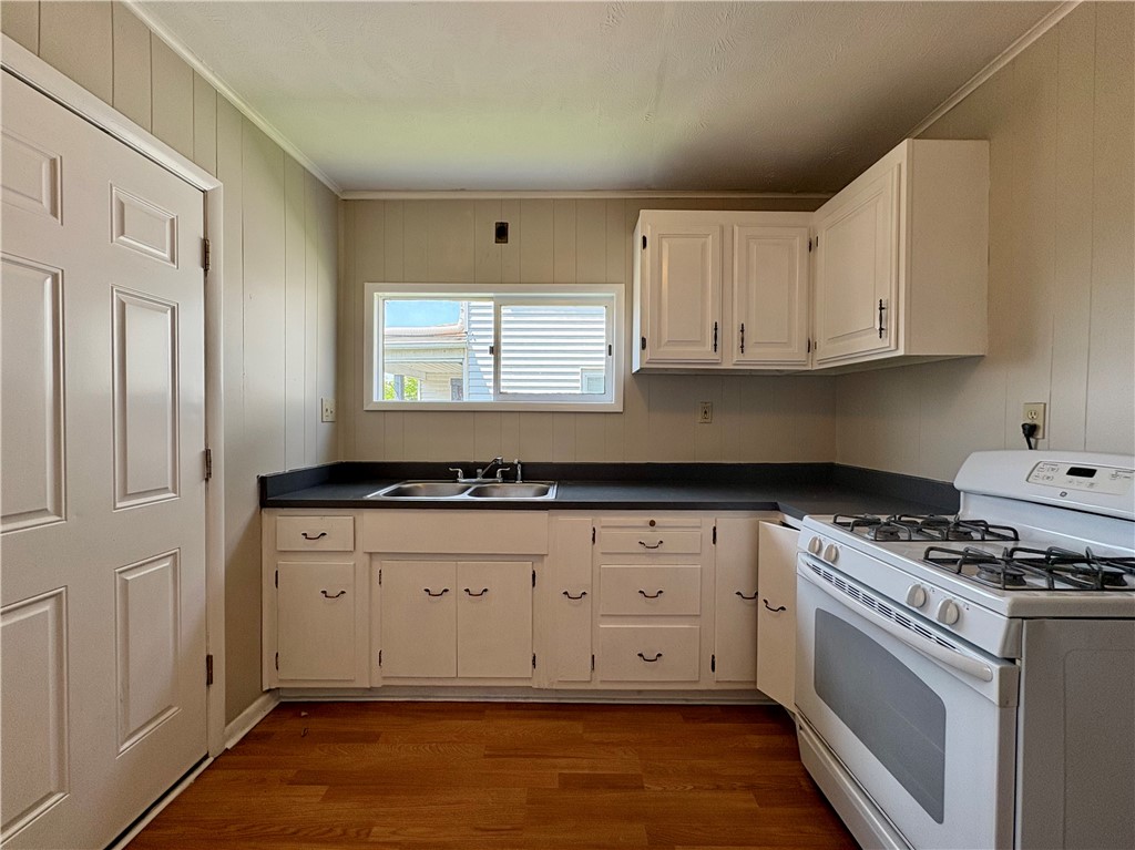 Rochester, Pennsylvania 15074, United States, 4 Bedrooms Bedrooms, ,1 BathroomBathrooms,Residential,Active,149709