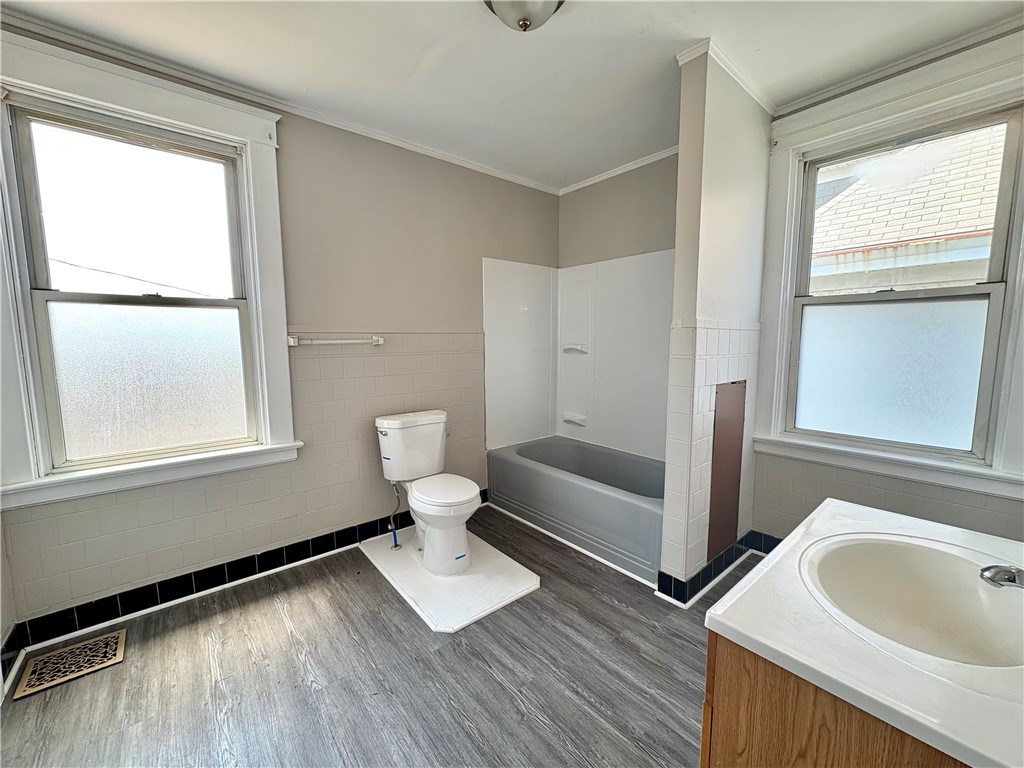 Rochester, Pennsylvania 15074, United States, 4 Bedrooms Bedrooms, ,1 BathroomBathrooms,Residential,Active,149709