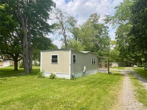 Photo of 25 Coolspring St, Mercer, PA 16137 (MLS # 1763662)