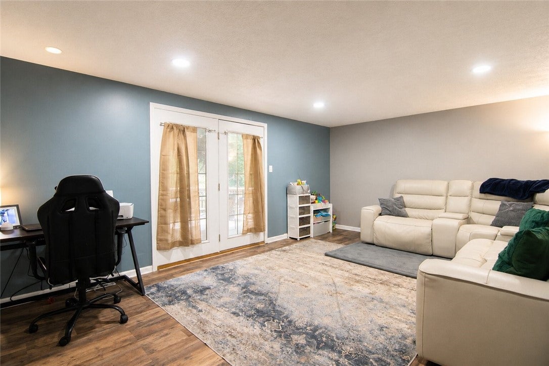 323 Joan Of Arc Ct