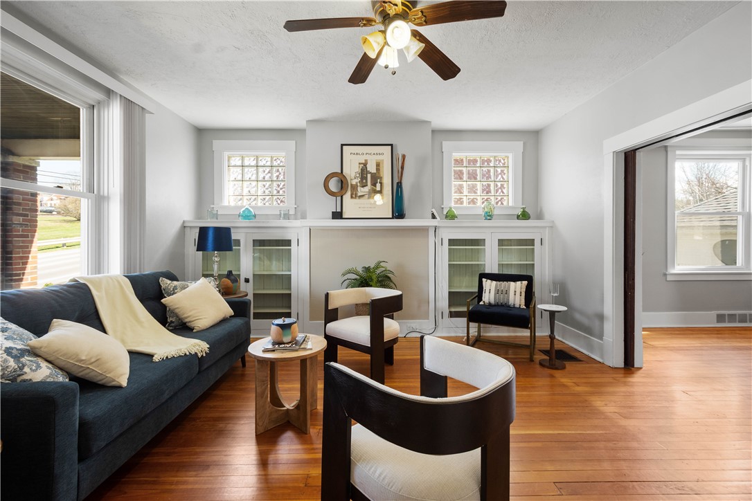 4624 Greensprings Ave