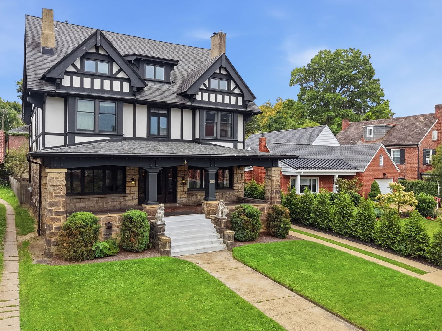 1232 N Highland