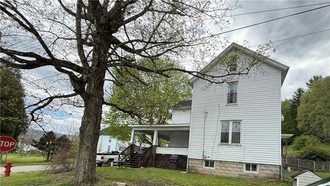 Photo of 210 Chestnut St, New Florence, PA 15944 (MLS # 1751980)