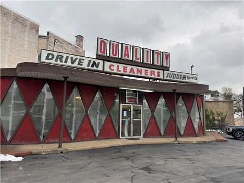 Photo of 911 Chartiers Ave, Mc Kees Rocks, PA 15136 (MLS # 1732563)