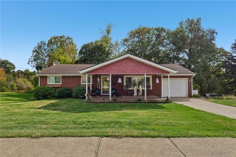 Photo of 200 E Burrell St, Blairsville, PA 15717 (MLS # 1725656)