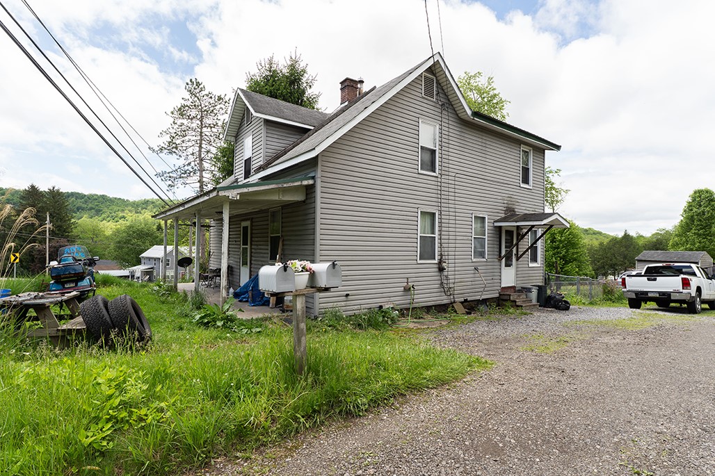 6071 Route 711, Saint Clair, Pennsylvania image 1