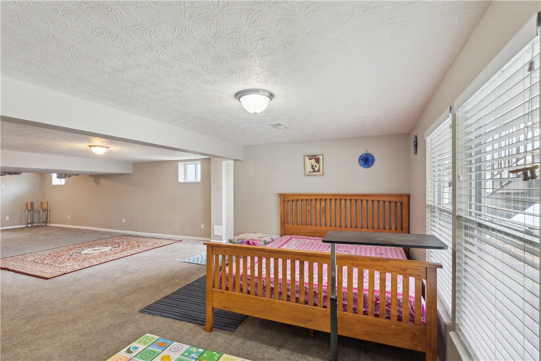 423 Labrador Ln Ln, Clairton, Pennsylvania image 39