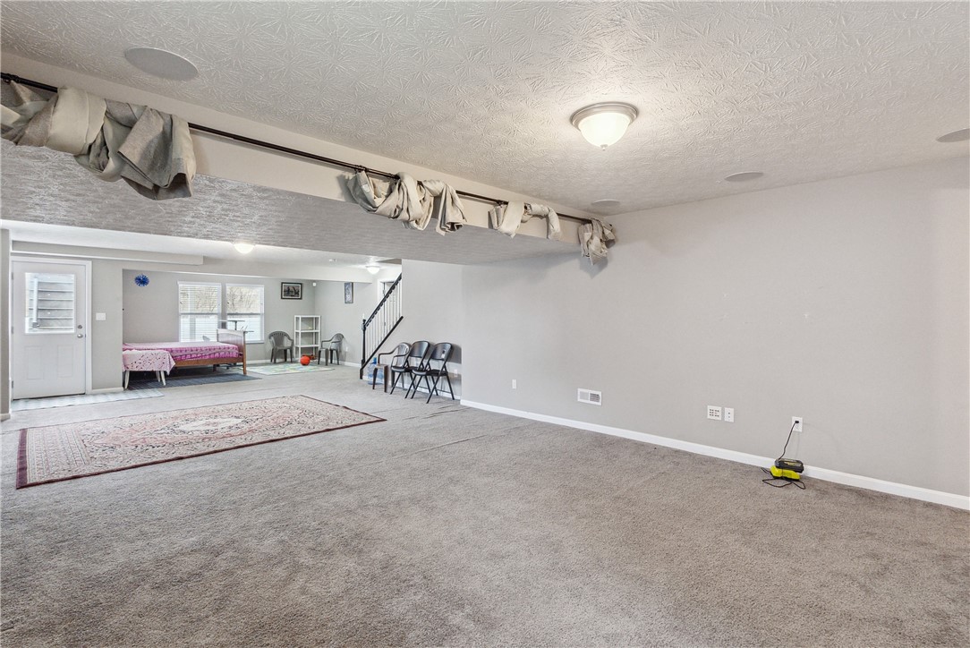 423 Labrador Ln Ln, Clairton, Pennsylvania image 38
