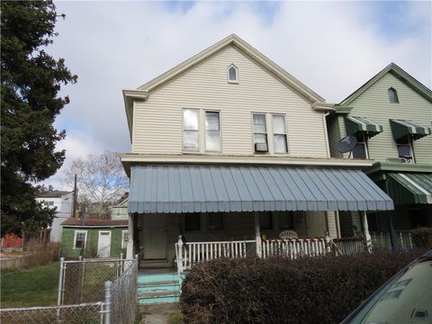 Photo of 123 Rochelle St, Carrick, PA 15210 (MLS # 1733861)