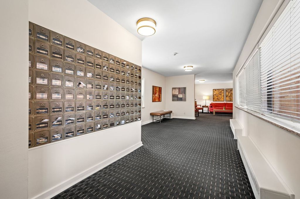 144 N Dithridge Street 809