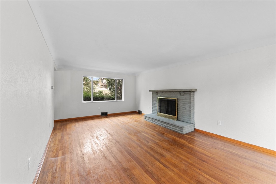 Mt Pleasant Twp, Pennsylvania 15666, United States, 3 Bedrooms Bedrooms, ,2 BathroomsBathrooms,Residential,Active,256362