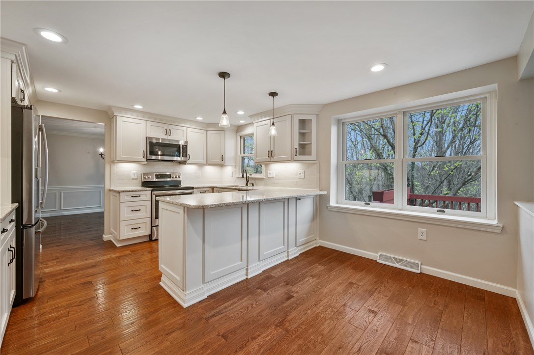 McCandless, Pennsylvania 15090, United States, 4 Bedrooms Bedrooms, ,3 BathroomsBathrooms,Residential,Active,105316