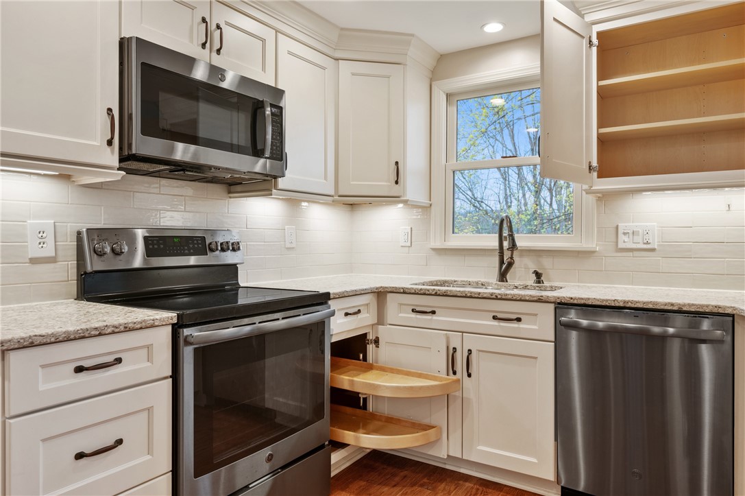 McCandless, Pennsylvania 15090, United States, 4 Bedrooms Bedrooms, ,3 BathroomsBathrooms,Residential,Active,105316