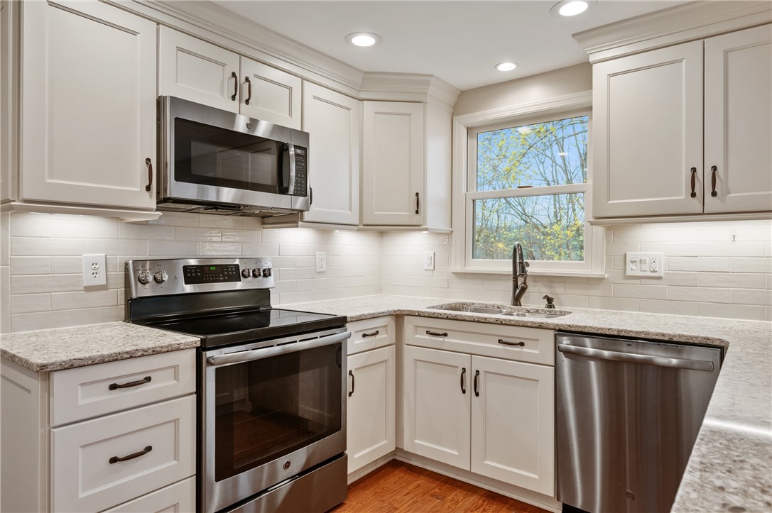 McCandless, Pennsylvania 15090, United States, 4 Bedrooms Bedrooms, ,3 BathroomsBathrooms,Residential,Active,105316