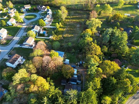 Photo of 7524 Franklin Rd, Cranberry Twp, PA 16066 (MLS # 1725200)